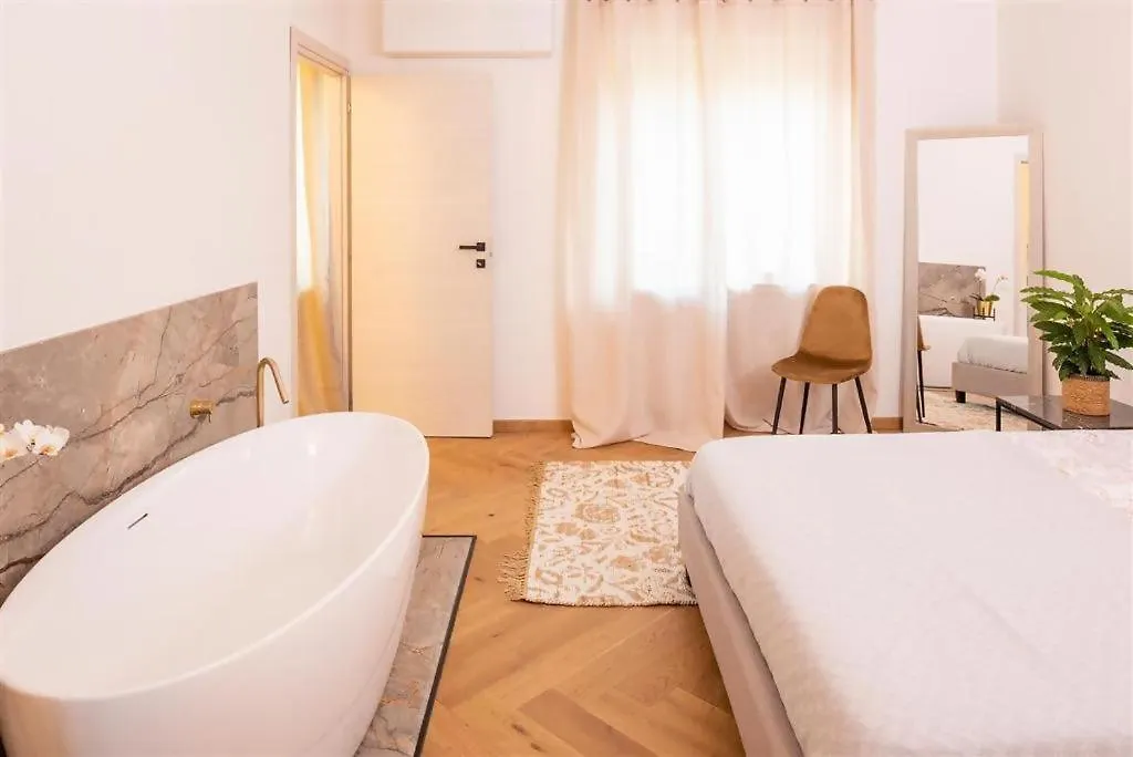 Apartment Destiny Home 5 Bardolino Italy