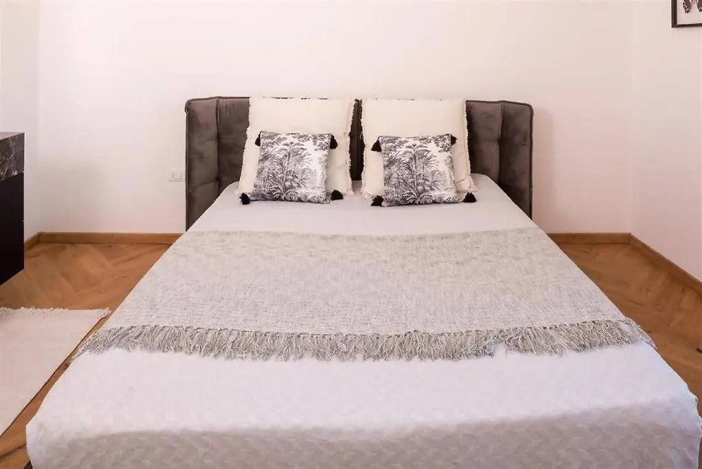 Apartment Destiny Home 5 Bardolino