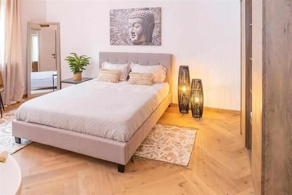 Apartment Destiny Home 5 Bardolino Italy